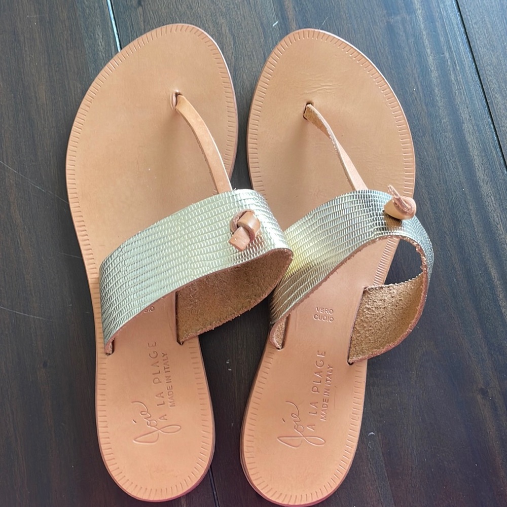 Joie a la plage T strap sandals